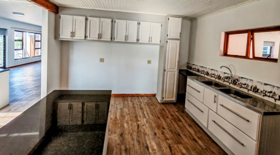 4 Bedroom Property for Sale in De Kelders Western Cape